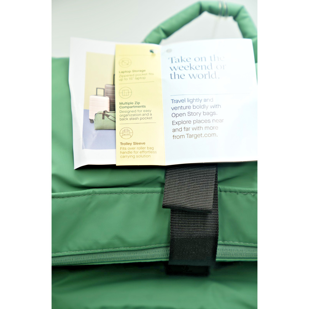 Green Puffer Backpack Bundle with Embark Lunchbox and 25+ Back to School Items - Picture 10 of 16